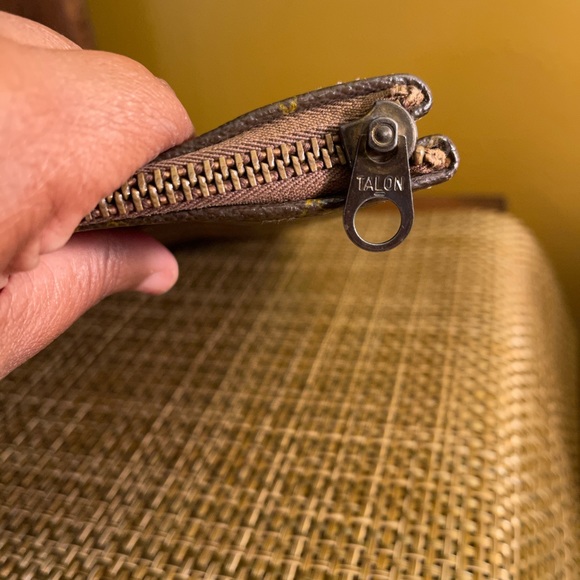 Authentic LV Vintage document Holder - Picture 14 of 16